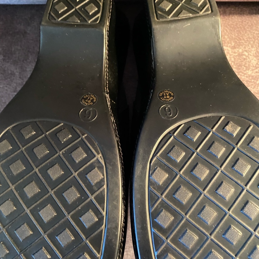 Black clogs - Picture 3 of 3